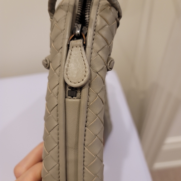Bottega Veneta crossbody leather bag - Picture 6 of 9